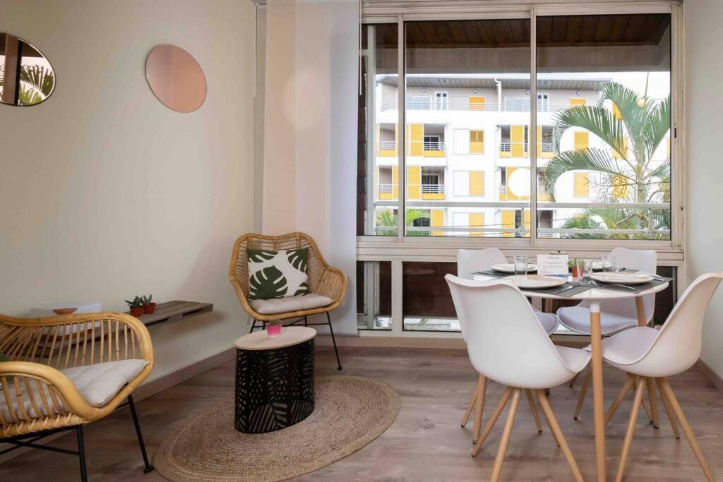 Appartement Ecrin D'Or T2 Duplex Sainte Clotilde 2 Etoiles Extérieur photo